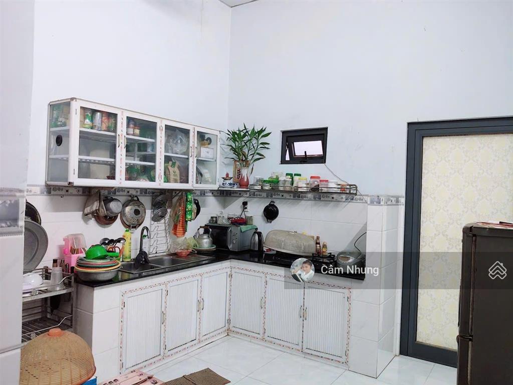 Vĩnh phú 27  bán căn nhà cấp 4 và 4 phòng trọ phía sau, dt 354m2, giá 8tỷ6,  0908 002 ***