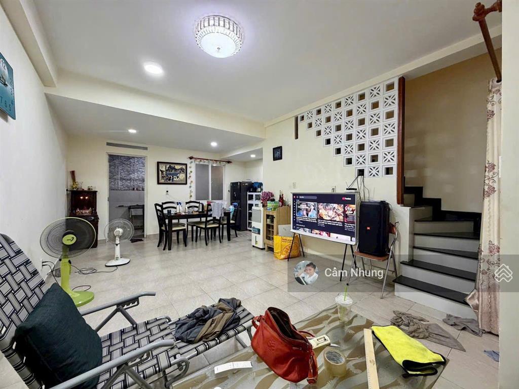 Bán gấp nhà phố liền kề ehome4  dt 75m2  giá 4ty550 shr,  0908 002 *** gặp nhung