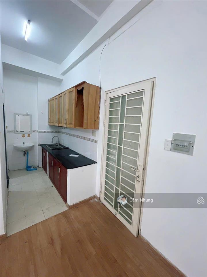 Cho thuê căn trệt một trong số ít tại ehome4, có sẵn 2pn, giá 4tr/tháng,  0908 002 ***
