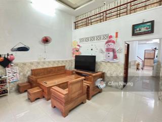 Cho thuê nhà nguyên căn 100m² full nội thất  dt 100m², gía 8tr5/1tháng,   0908 002 ***