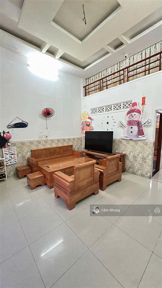 Cho thuê nhà nguyên căn 100m2 full nội thất  dt 100m2, giá 8tr5/1tháng,   0908 002 ***