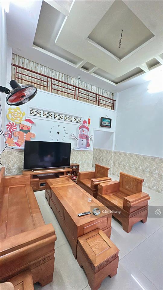Cho thuê nhà nguyên căn 100m2 full nội thất  dt 100m2, giá 8tr5/1tháng,   0908 002 ***