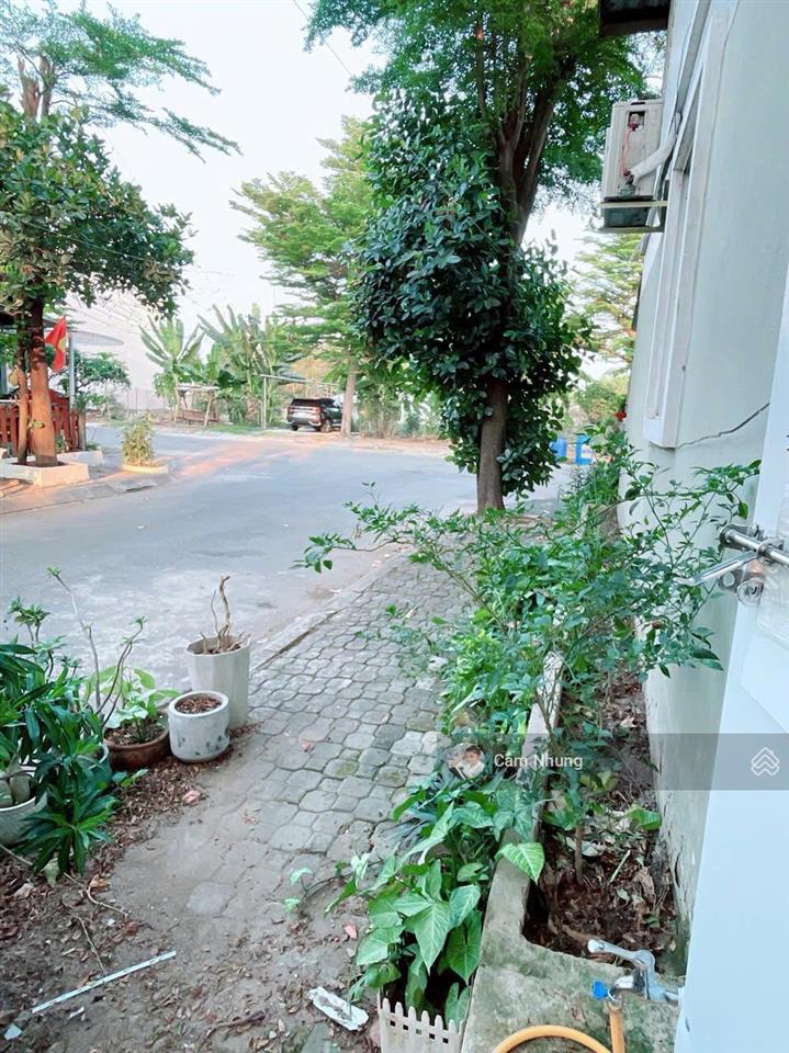Cho thuê căn góc nhà phố liền kề  86m²  giá 7tr/1 tháng,   0908 002 ***