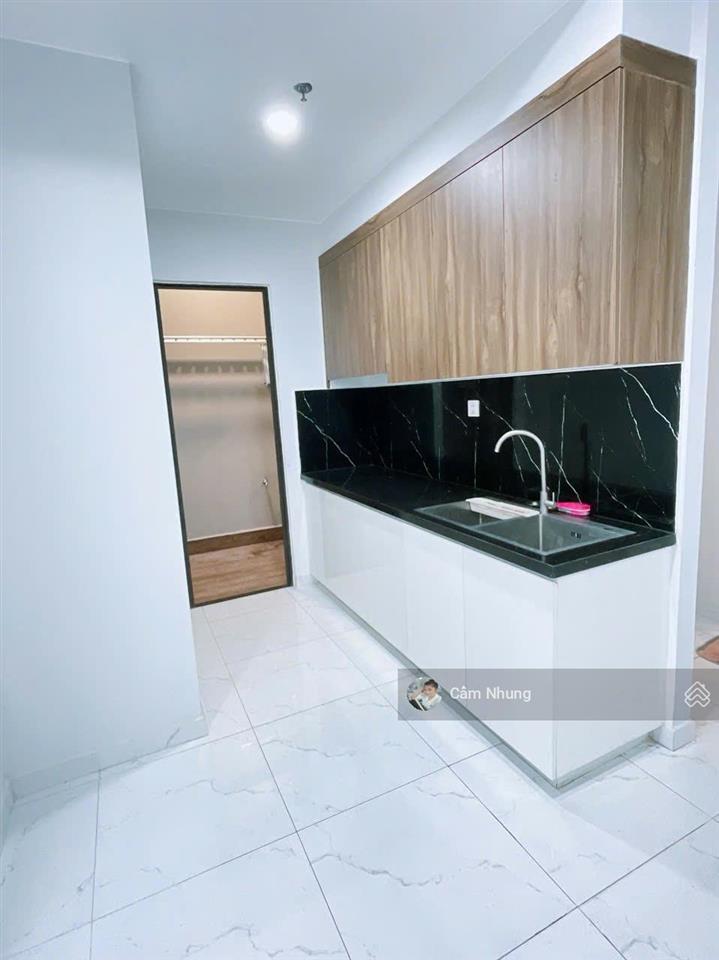Bán ngay căn opal tầng 17  block a  shr, giá 2tỷ250, dòng tiền 5tr/thg,   0908 002 ***