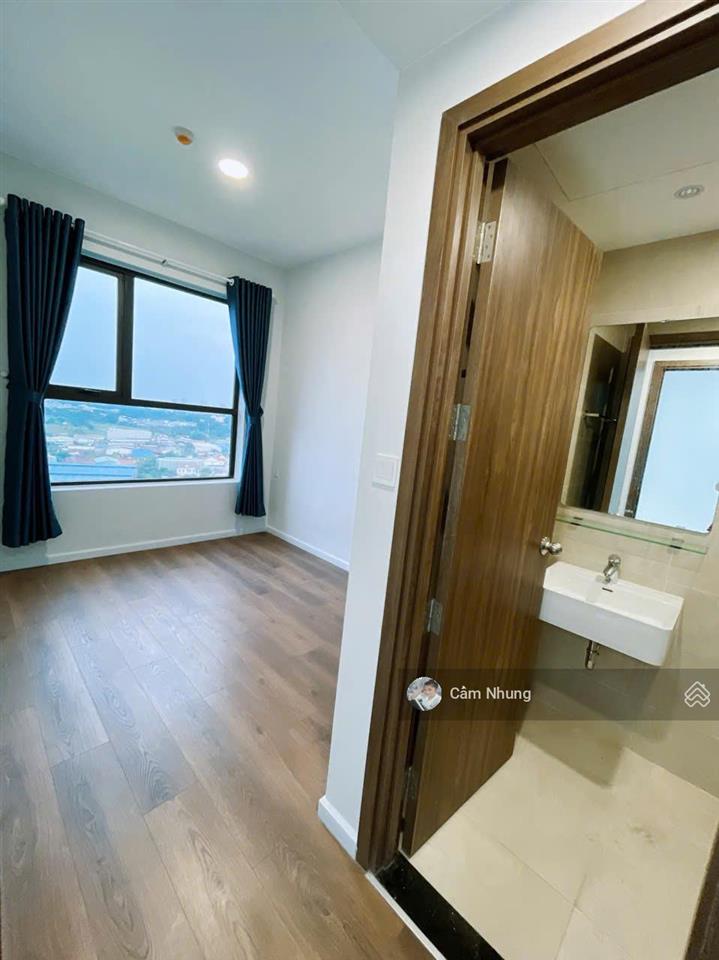 Bán ngay căn opal tầng 17  block a  shr, giá 2tỷ250, dòng tiền 5tr/thg,   0908 002 ***