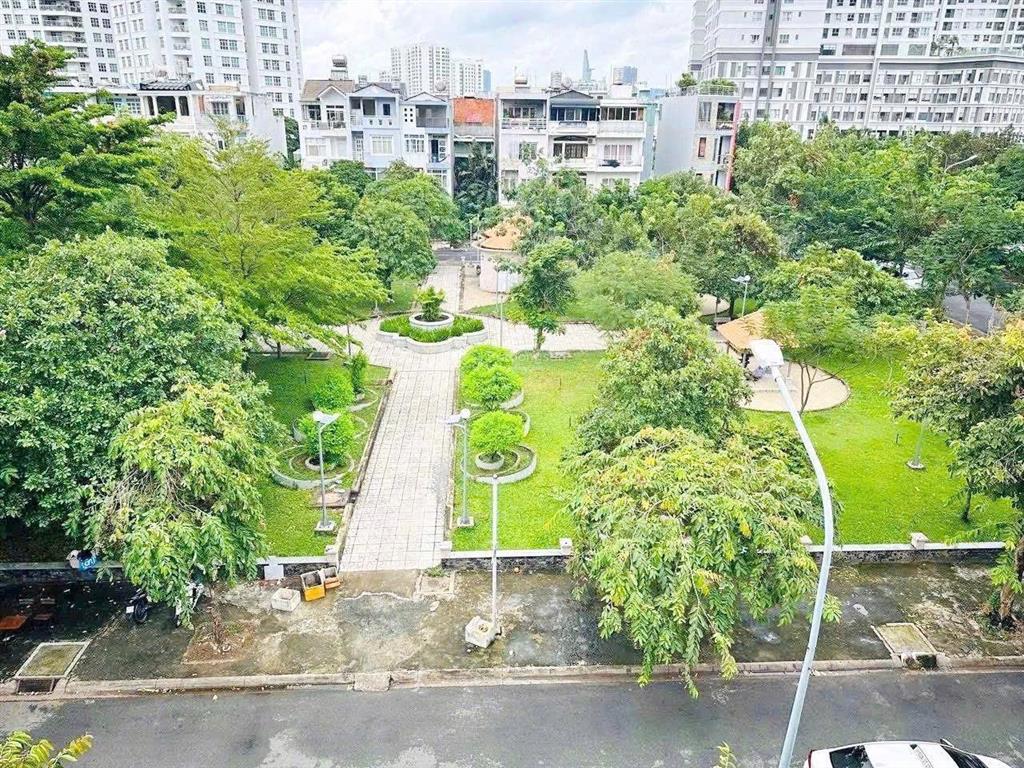 Bán nhà him lam q7, giá 21,5tỷ. đón đầu cầu nguyễn khoái đang khỏi công sang q1  4