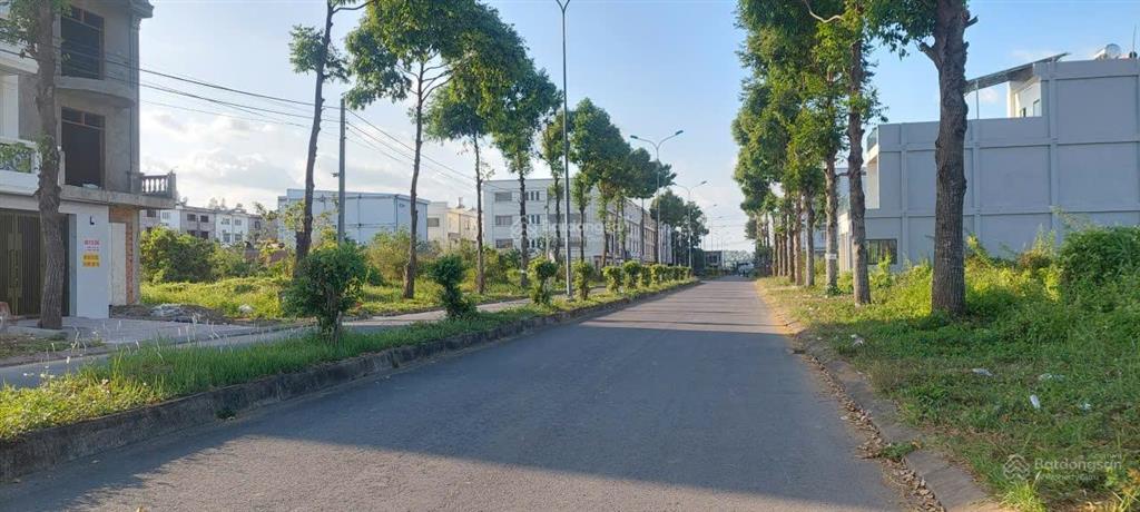 Nền 110m2 lộ giới 24m tại khu công nghiệp bình minh (ngay cầu cần thơ) giá 1,65 tỷ