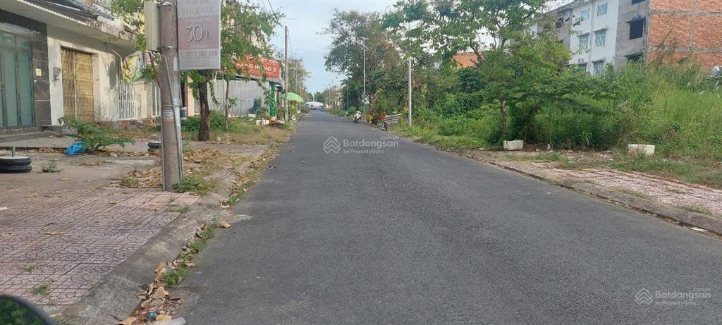 Nền 95m2 lộ nhựa đường cổng chợ khu công nghiệp bình minh (ngay cầu cần thơ) giá 1 tỷ 299