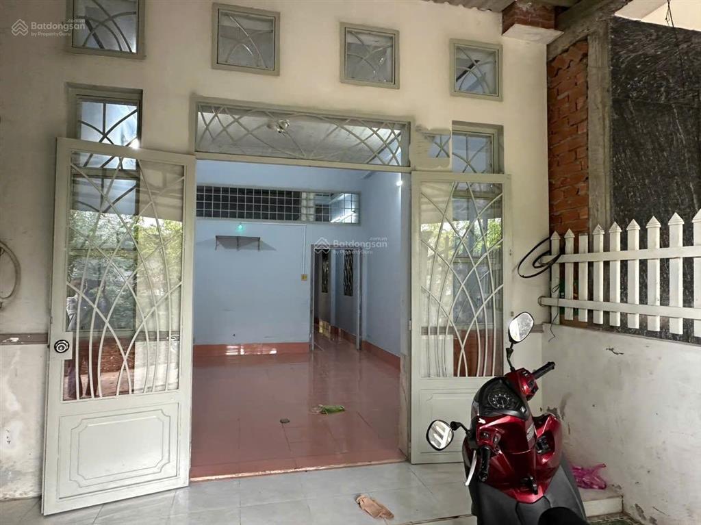 Nhà cấp 4 61 m2 tại kdc ao sen gần cầu vượt bình minh (cách cầu cần thơ 2km) giá 1,1 tỷ