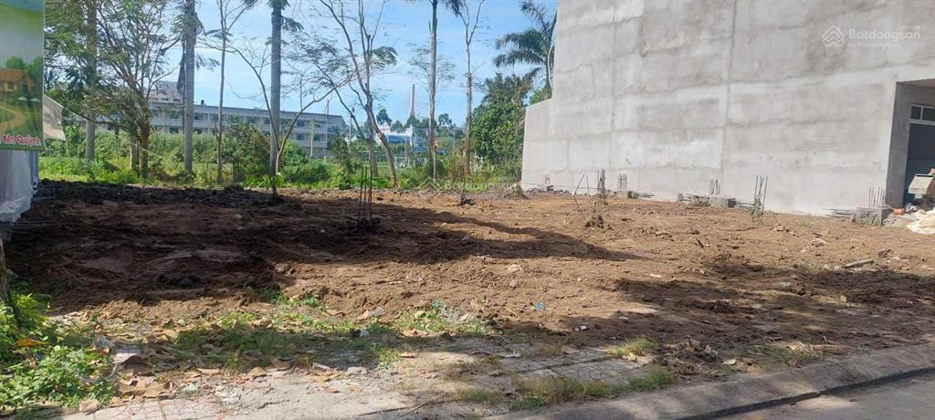 Cặp nền 200m2 trục chính đối diện chợ khu công nghiệp bình minh (ngay cầu cần thơ) giá 5,2 tỷ