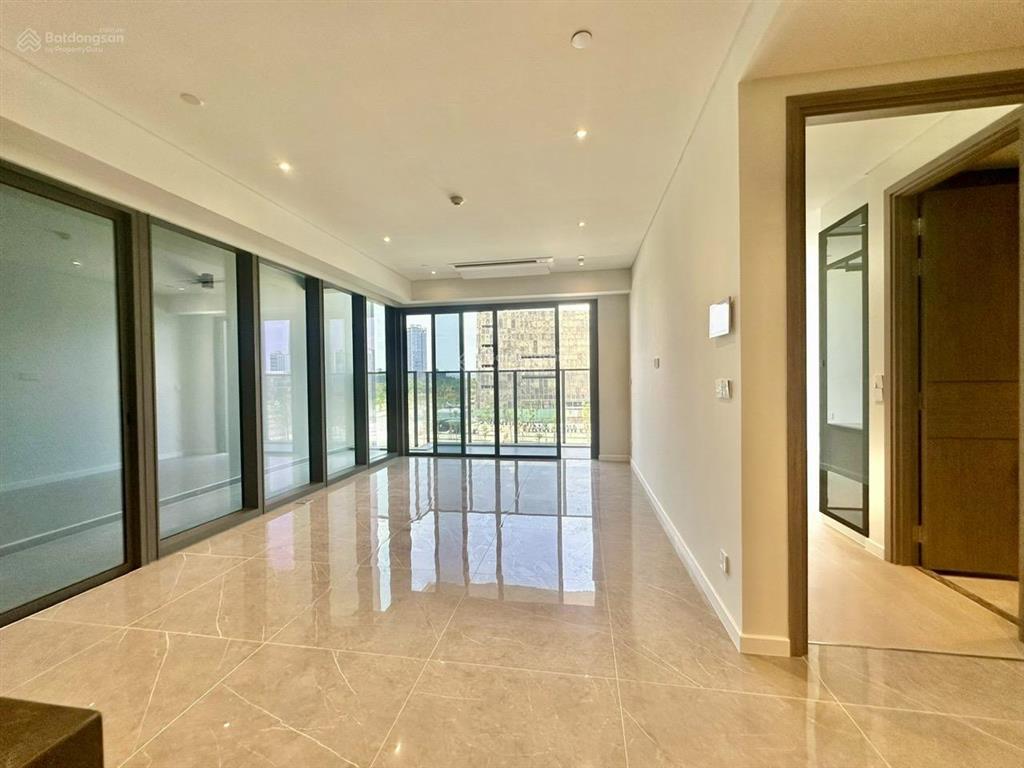 Bán căn 3pn  rẻ nhất  130m2  the opera metropole  ban công  logia to đùng