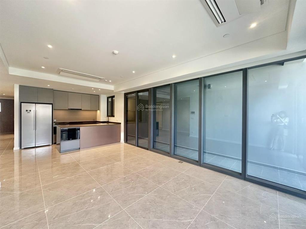 Bán căn 3pn  rẻ nhất  130m2  the opera metropole  ban công  logia to đùng