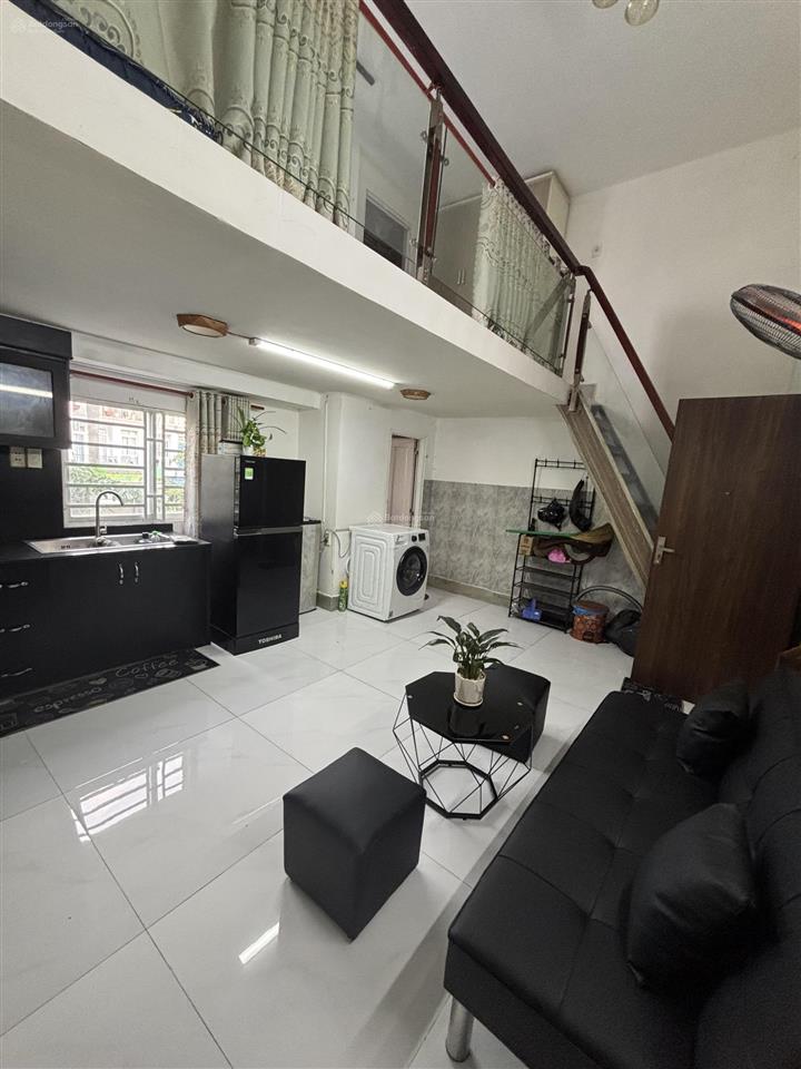 Cần bán căn hộ view đường chính 25m gần thang máy