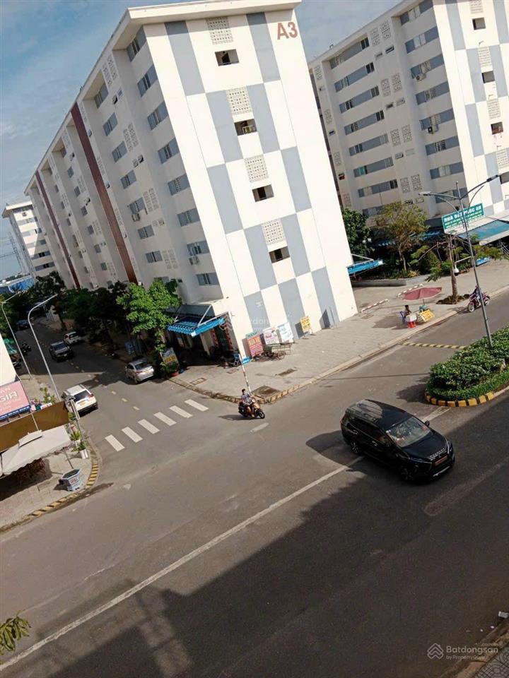 Bán căn hộ lầu 3 gần thang máy thuận tiện đi lại
