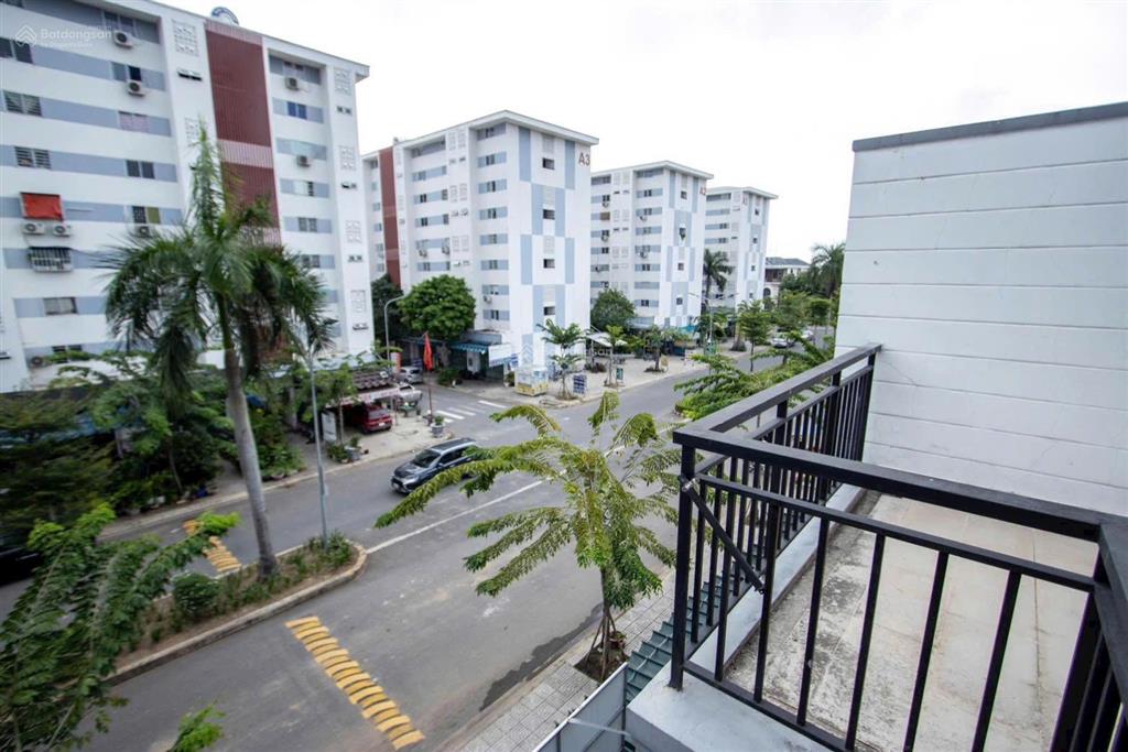 Bán căn hộ lầu 3 gần thang máy thuận tiện đi lại