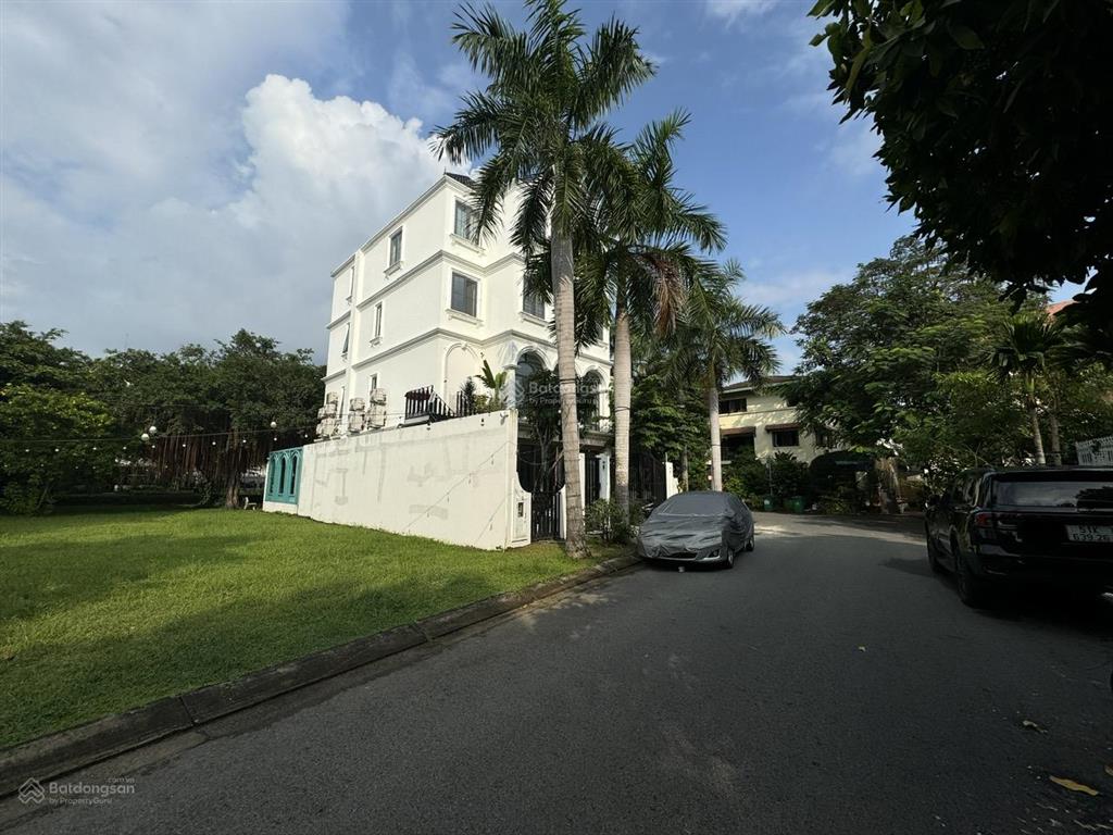 Chính chủ bán đất biệt thự compound nguyễn văn hưởng dt 30x21,5m cn 640m2 vuông vức giá 120 tỷ tl