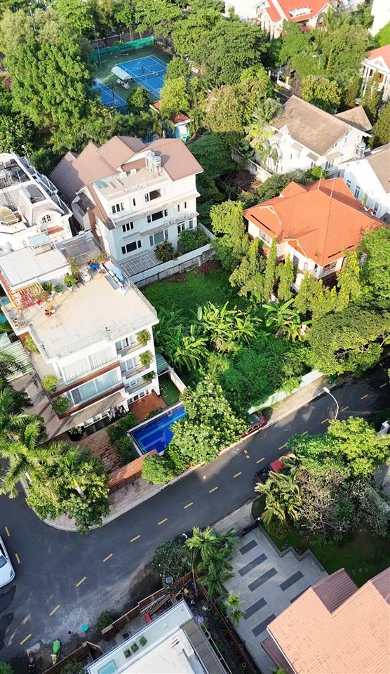 Chính chủ bán đất biệt thự compound nguyễn văn hưởng dt 30x21,5m cn 640m2 vuông vức giá 120 tỷ tl