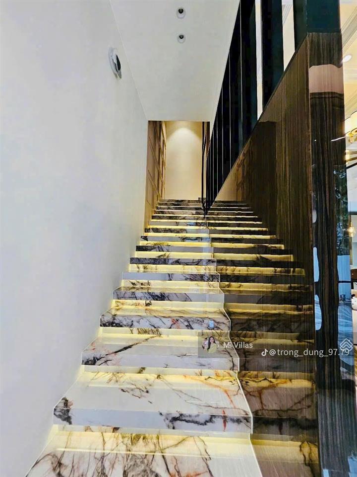 Cần bán biệt thự hiện đại khu 215 nguyễn văn hưởng dt 12x18, cn 217m2 trệt 2 lầu giá 51 tỷ tl