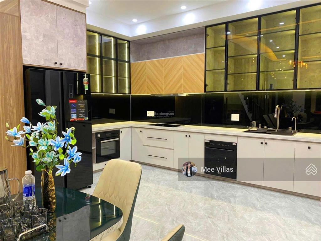 Chính chủ cần bán biệt thự sân vườn ngay quốc hương  dt 14x24=310m2 trệt 2 lầu  đông nam  52 tỷ