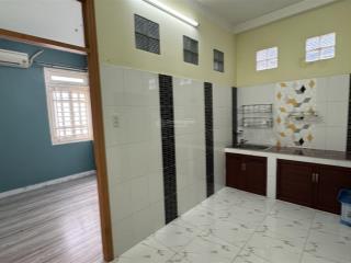 Cho thuê phòng có ban công, bếp và nhà vệ sinh riêng