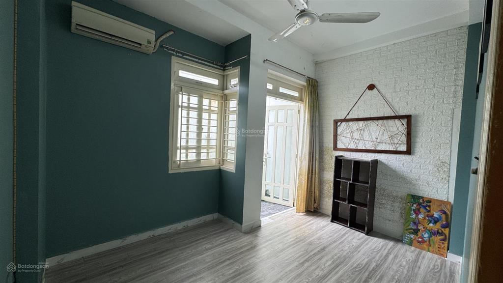 Cho thuê phòng có ban công, bếp và nhà vệ sinh riêng