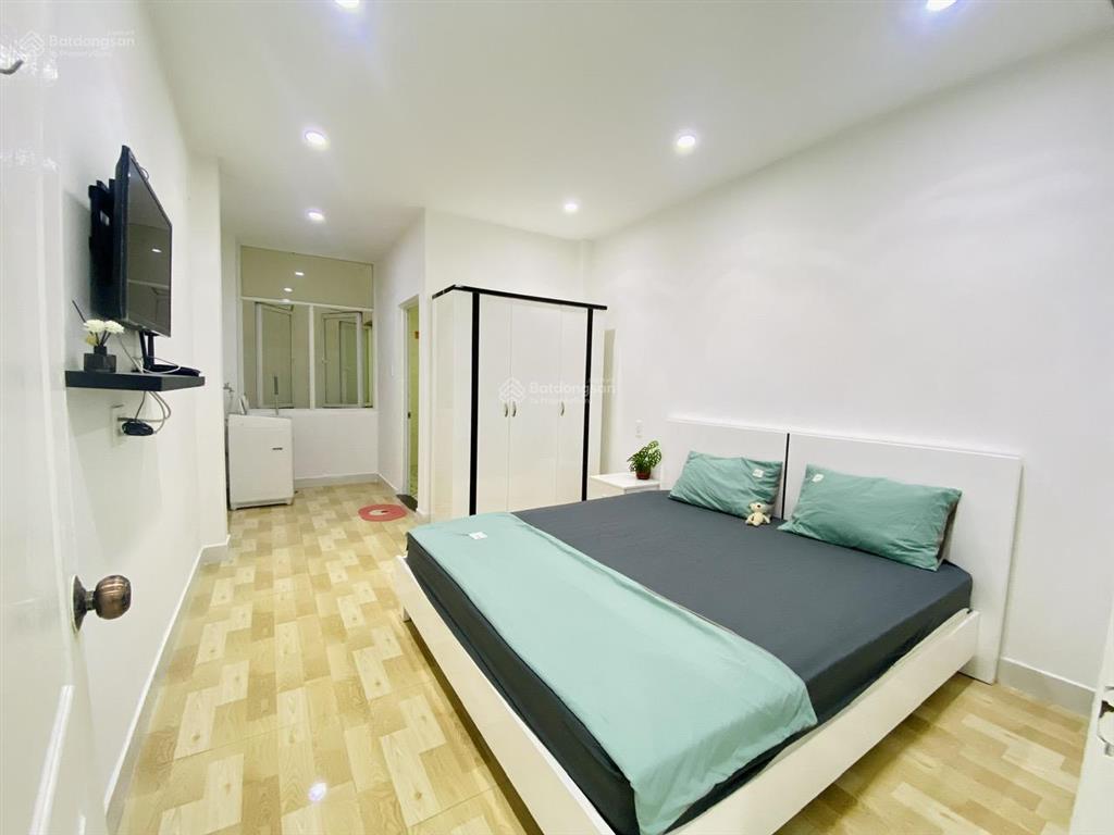 Căn hộ dịch vụ 45m2 full nội thất ngay sân bay  chính chủ