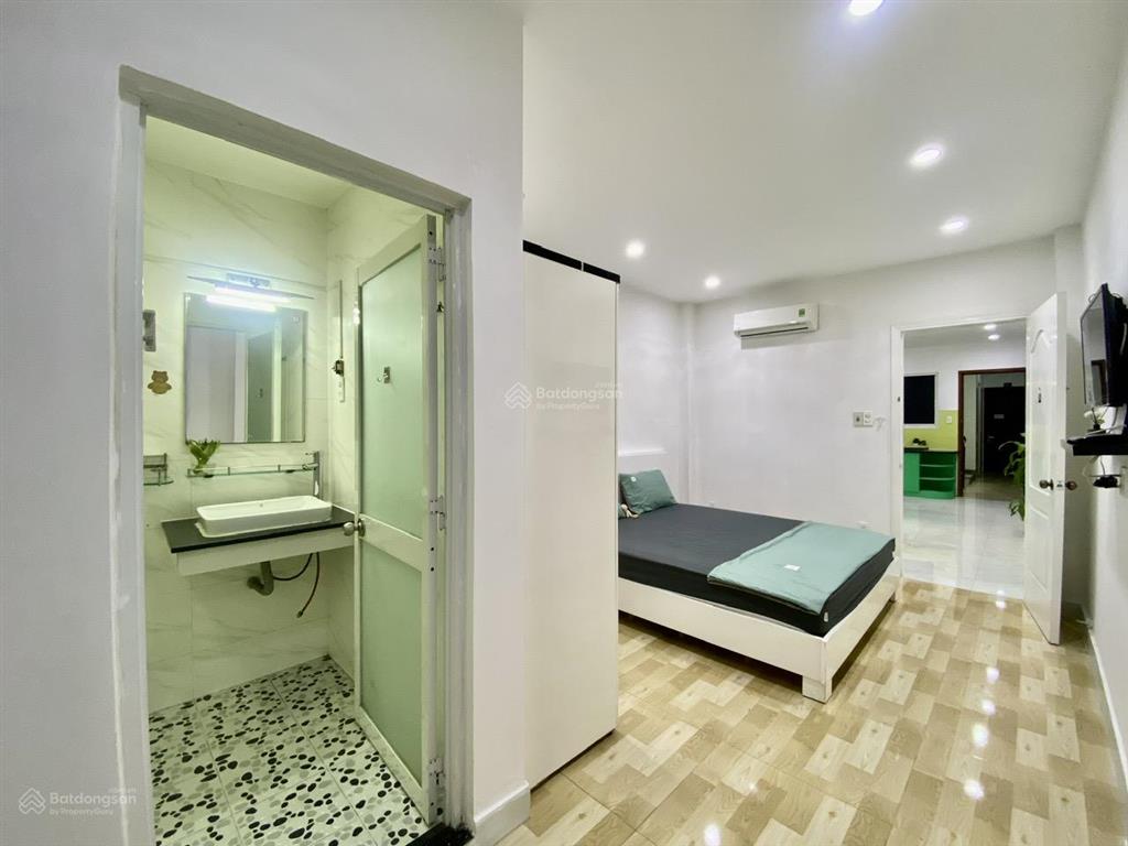 Căn hộ dịch vụ 45m2 full nội thất ngay sân bay  chính chủ