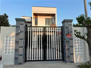 Bán nhà lầu mới xây ngay trung tâm xã củ chi