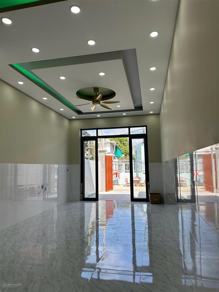 Bán nhà mới 100% ngay trung tâm xã củ chi  tphcm