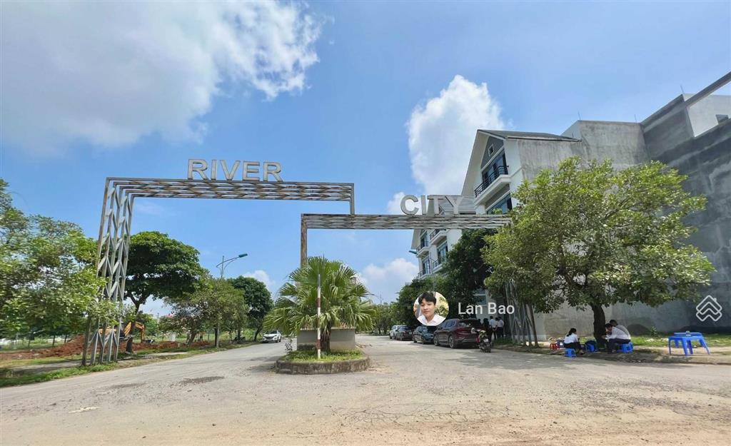 Gia đình cần bán nhanh lô lk 85m2 giá 1 tỷ 5, có sổ đỏ, cạnh chợ trung tâm tt hưng hoá, phú thọ