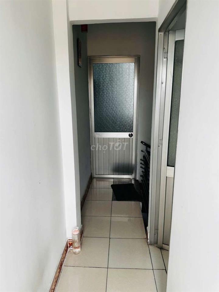 Dư 1phòng cho thuê gần ngân hàng acb Lê Văn Khương