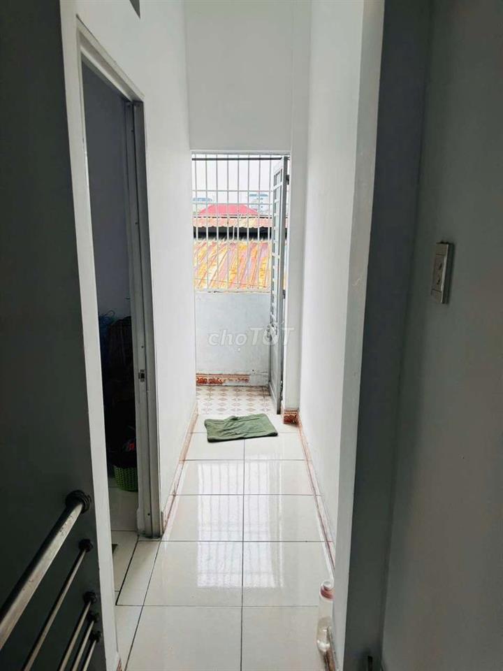 Dư 1phòng cho thuê gần ngân hàng acb Lê Văn Khương