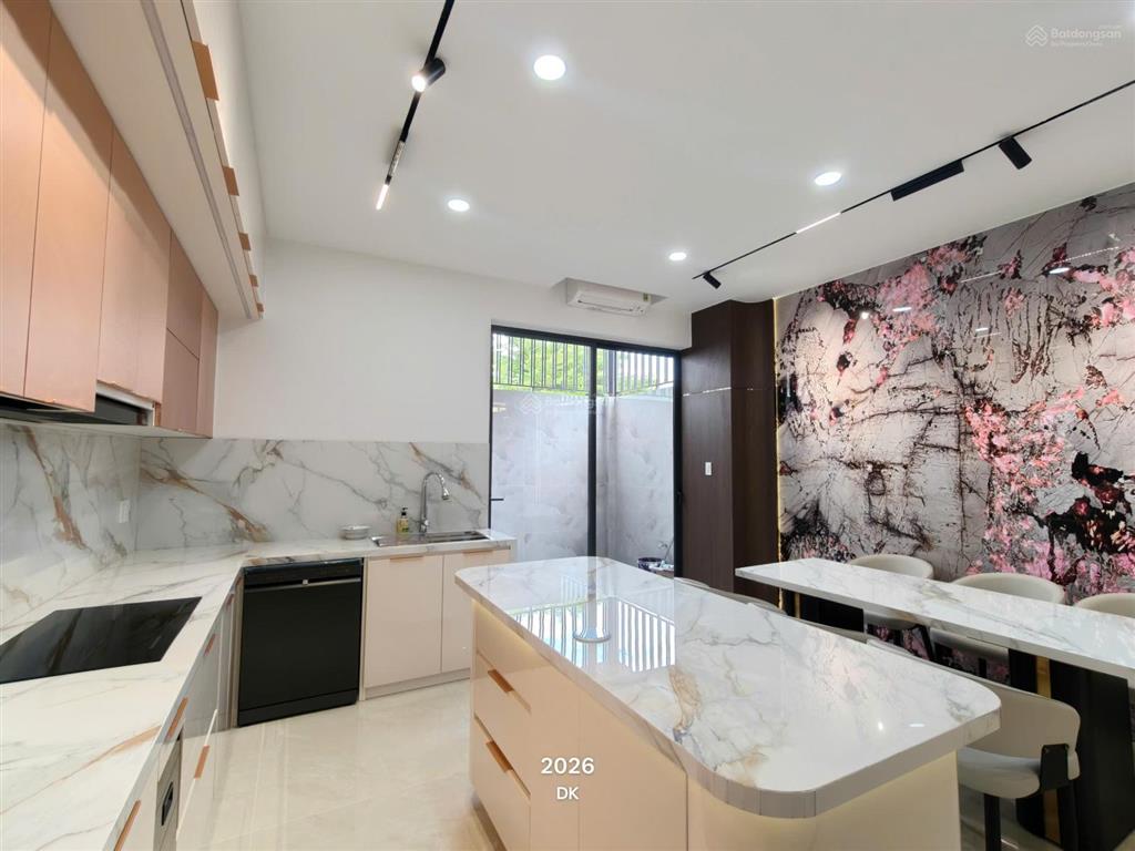 Cho thuê nhà kđt mỹ gia, nhà full nội thất mới, tiện nghi cao cấp, dtsd 270m2 rất phù hợp gia đình
