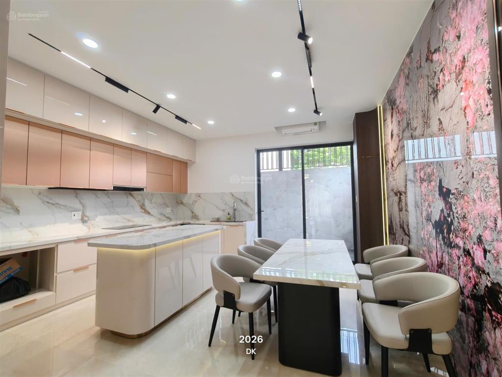 Cho thuê nhà kđt mỹ gia, nhà full nội thất mới, tiện nghi cao cấp, dtsd 270m2 rất phù hợp gia đình