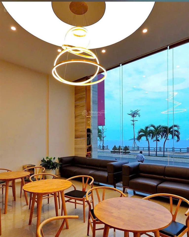 Bán khách sạn 103 phòng mặt biển phạm văn đồng vĩnh hòa, nha trang, 1 hầm 19 tầng hơn 300m2