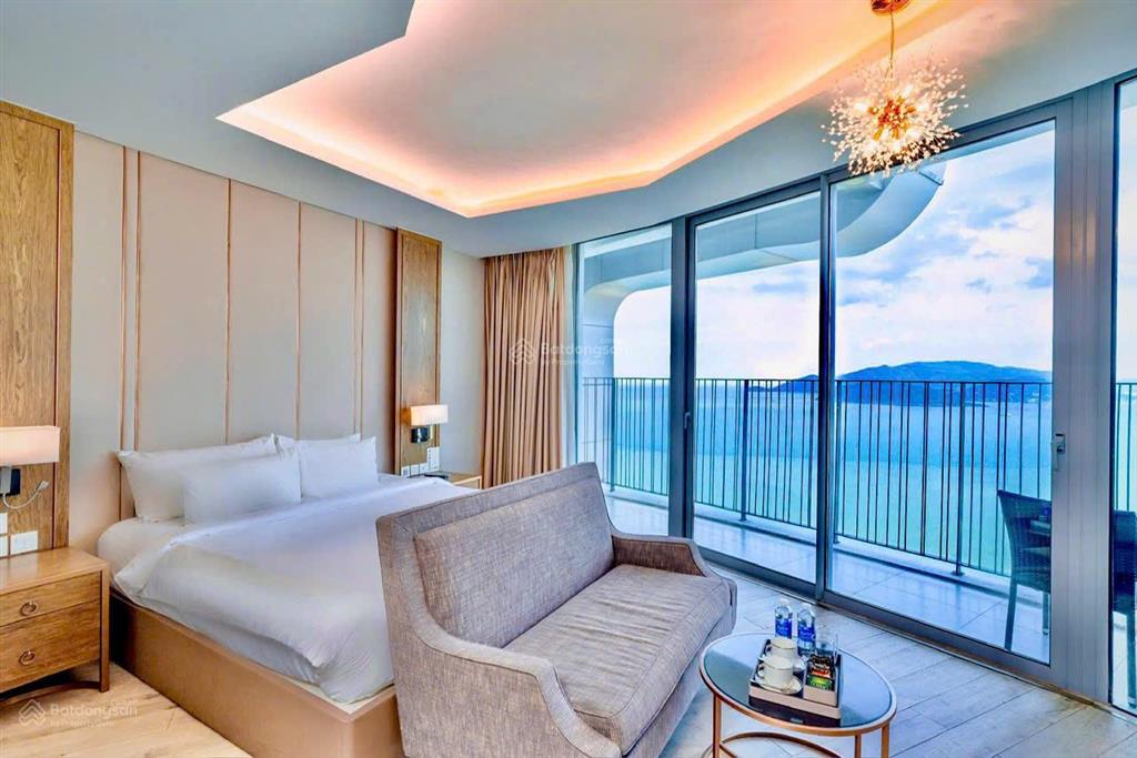 Bán căn panorama, tầng 36, view biển, ban công riêng view biển thoáng, full nội thất cao cấp