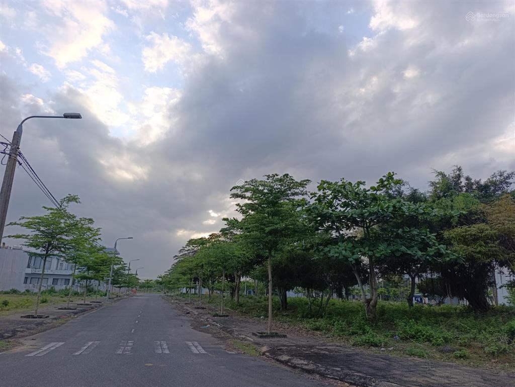 Hot! biệt thự green city 140m2 giá 4,3tỷ. view trực diện công viên.  0905 857 ***