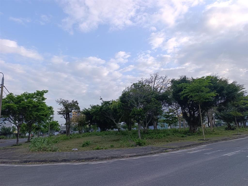 Hot! biệt thự green city 140m2 giá 4,3tỷ. view trực diện công viên.  0905 857 ***