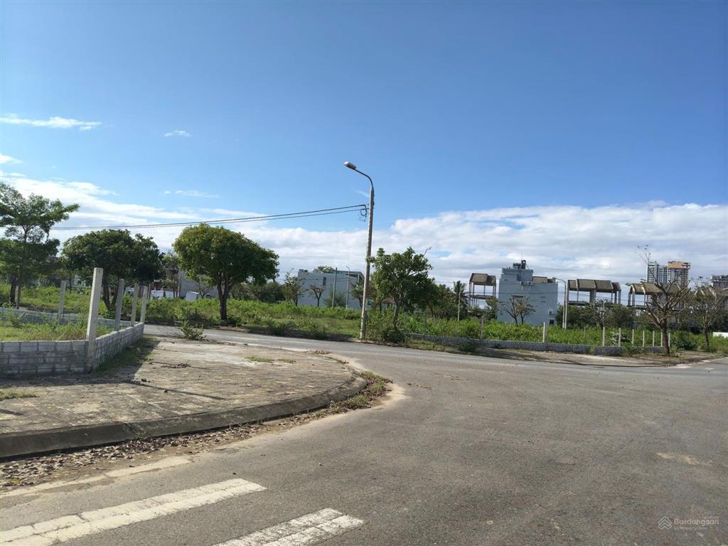 Lô đất green city 100m2, đường 7,5m, giá 3,1tỷ, sát sông, cạnh công viên, phía sau giáp sân golf