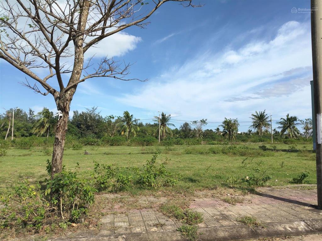 Lô đất green city 100m2, đường 7,5m, giá 3,1tỷ, sát sông, cạnh công viên, phía sau giáp sân golf