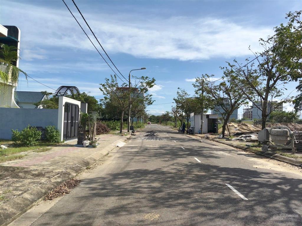 Lô đất green city 100m2, đường 7,5m, giá 3,1tỷ, sát sông, cạnh công viên, phía sau giáp sân golf