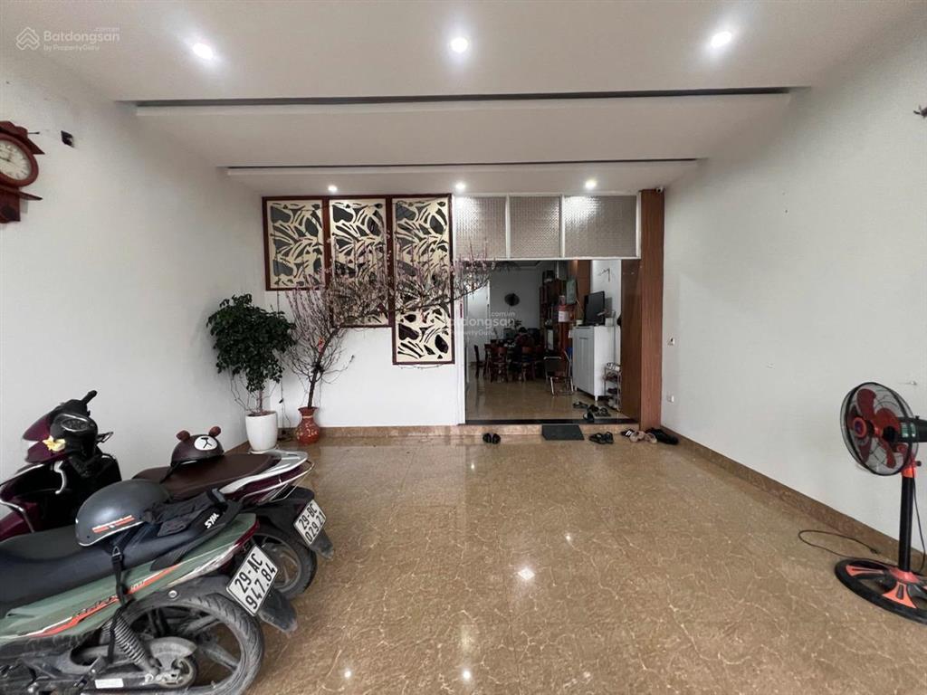 Chính chủ cho thuê nhà nguyên căn 61 hoàng cầu. phân lô. ô tô 60m x 4 tầng giá 25 triệu