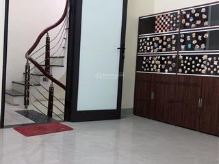 Chính chủ cho thuê phòng trọ thang máy. nhà mới tinh. chỉ 1,7tr ở lạc long quân, xuân la, tây hồ