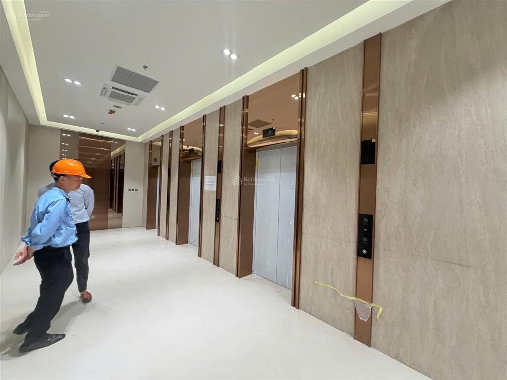 Chính chủ cần bán căn hộ 3 ngủ chung cư the fibonan. view sân golf ecopark, sông bắc hưng hải