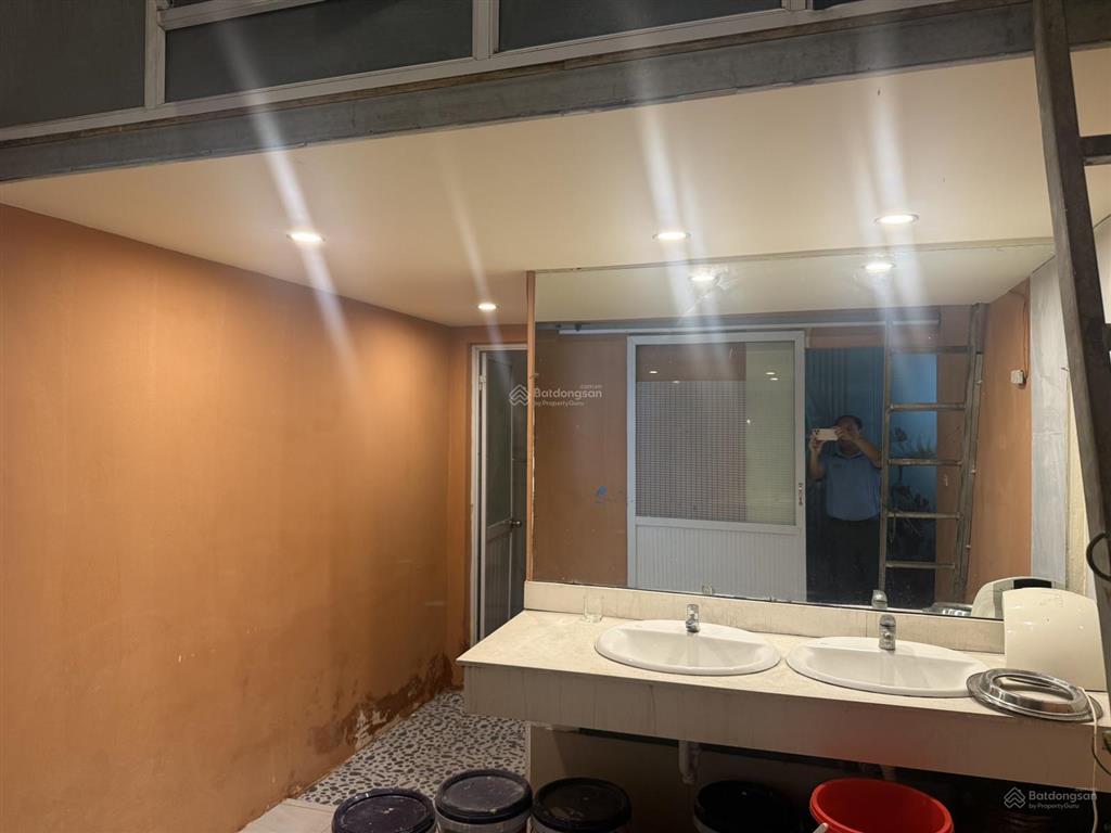 Nhượng hoặc cho thuê gấp nhà hàng full setup 385 ngõ 385 hoàng quốc việt