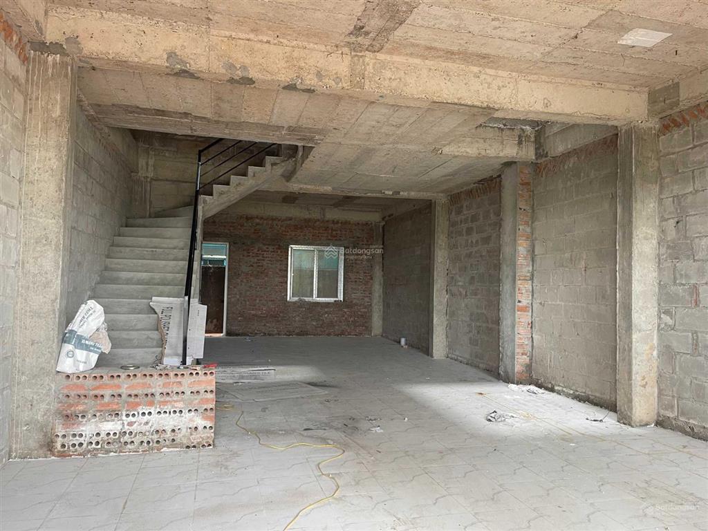Cho thuê nhà 4 tầng 120m2, giá 10tr12tr làm kho và bán hàng online
