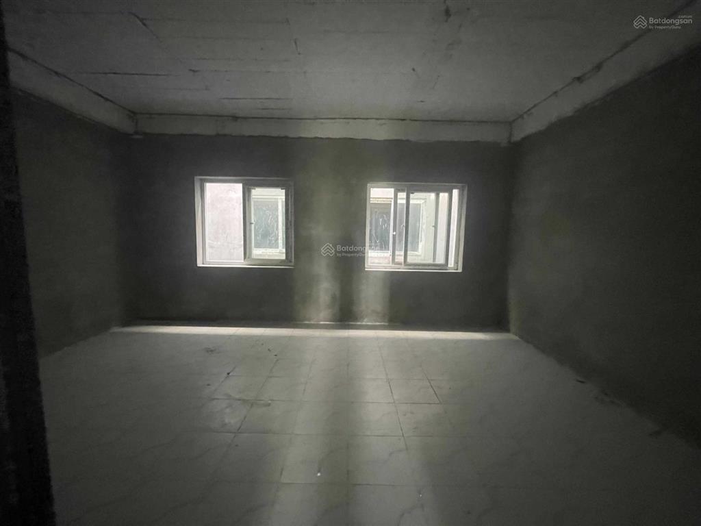 Cho thuê nhà 4 tầng 120m2, giá 10tr12tr làm kho và bán hàng online