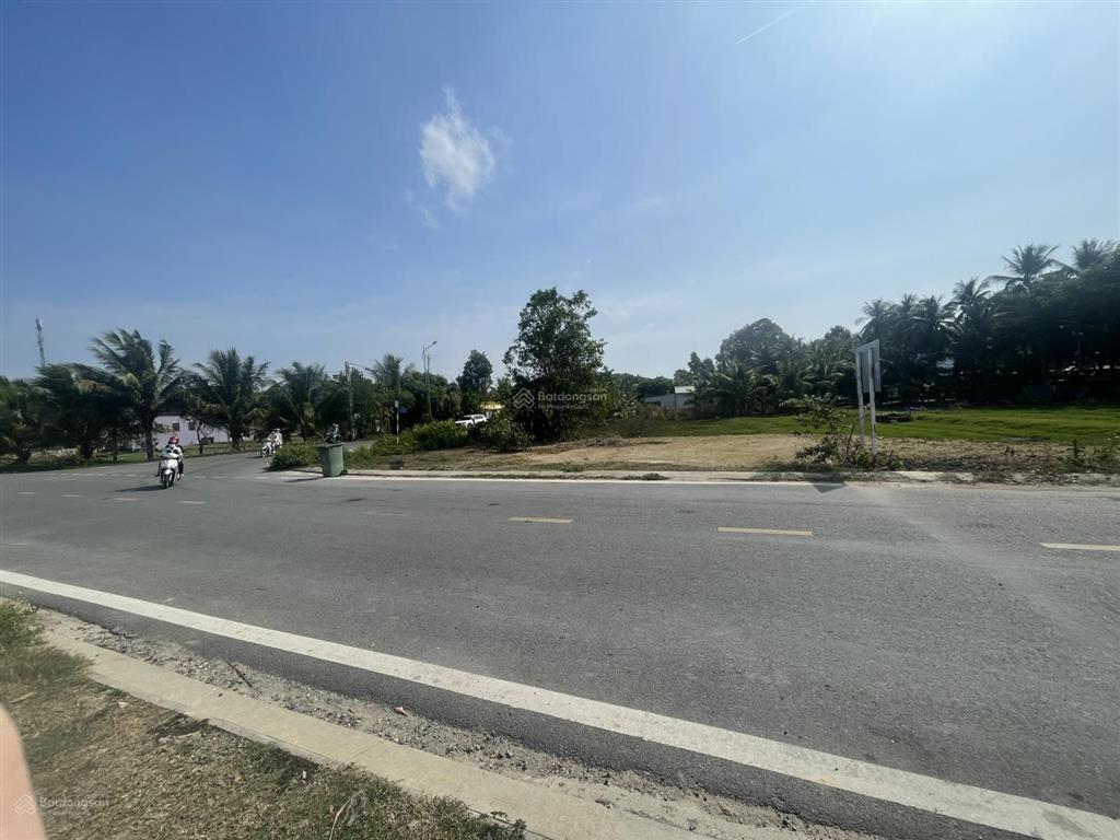 1.433 m² đất mặt tiền đường núi đèn  hà tiên cách biển 200m  chú kiệt 0834 871 ***