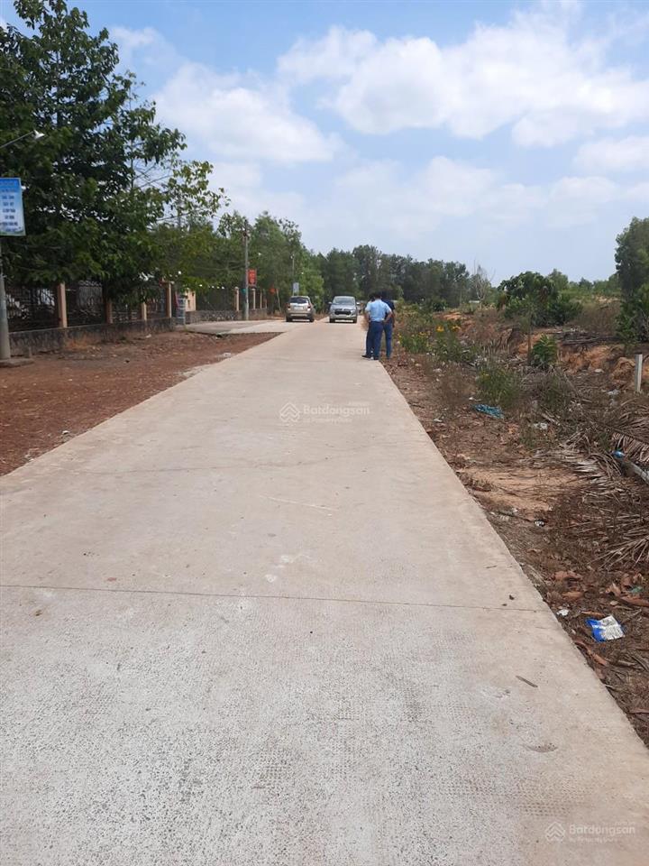 Giữ tiền đón sóng sân bay long thành