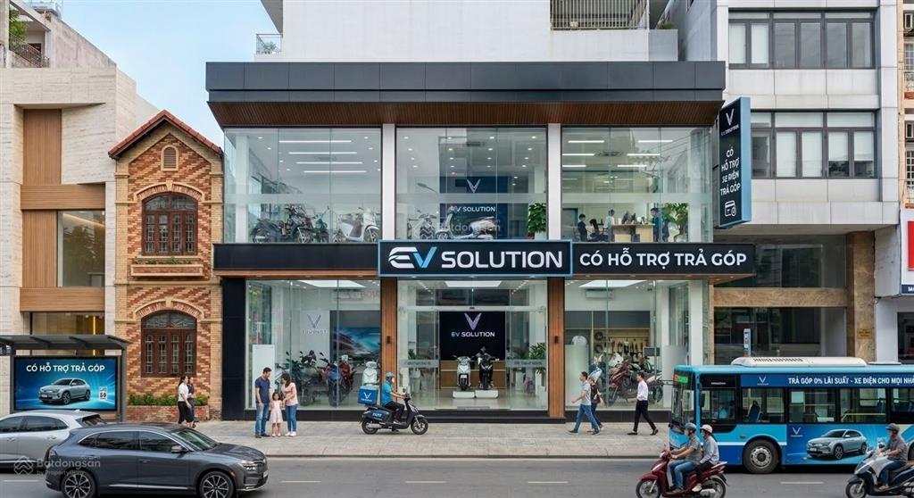 Cho thuê nhà 2 tầng tôn đức thắng gần mega market (ngang 10,5m)